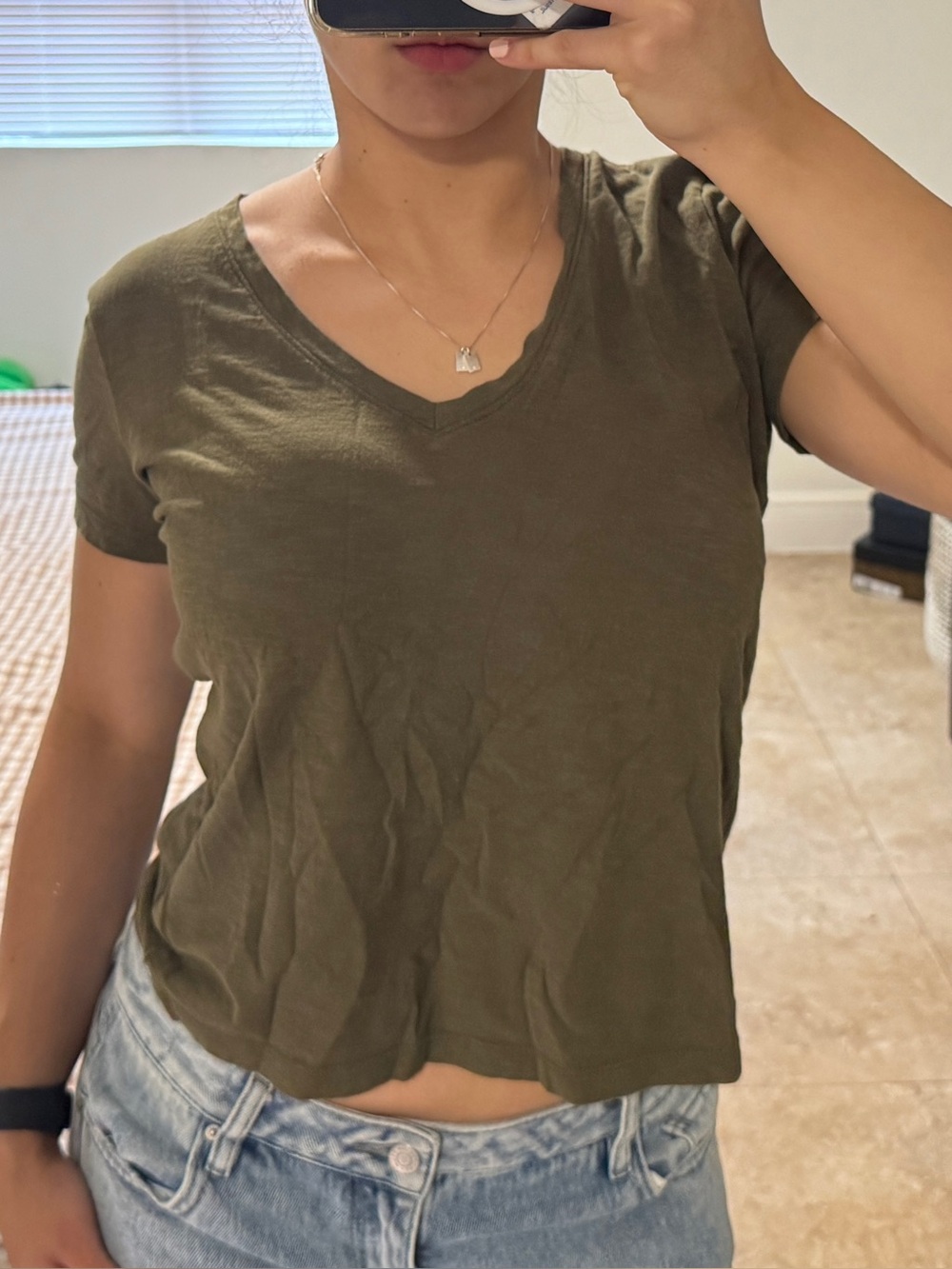 Madewell Olive Green V-Neck Tee Size S Slub Cotton Short Sleeve Basic